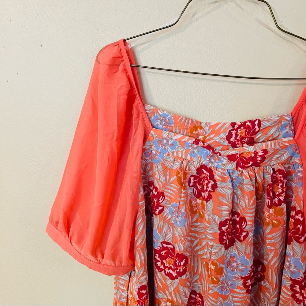 NWT Floral Puff Sleeve Blouse - Picture 3 of 8